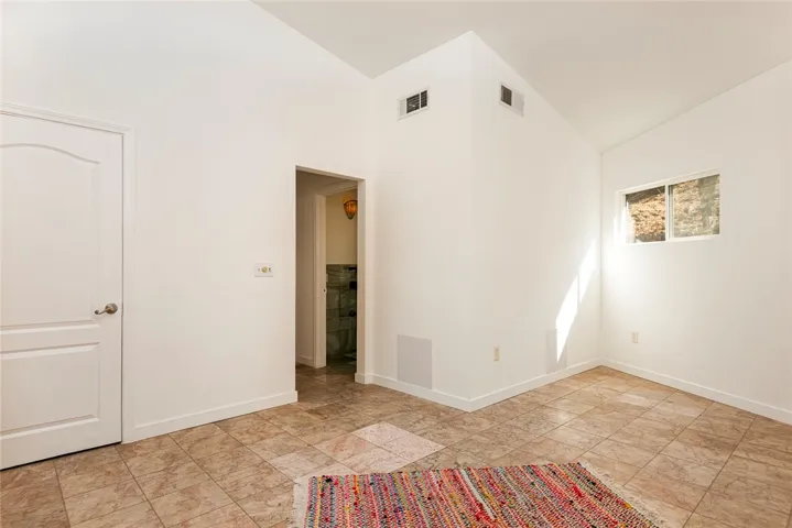 10416 Clybourn Avenue, Shadow Hills, California 91040