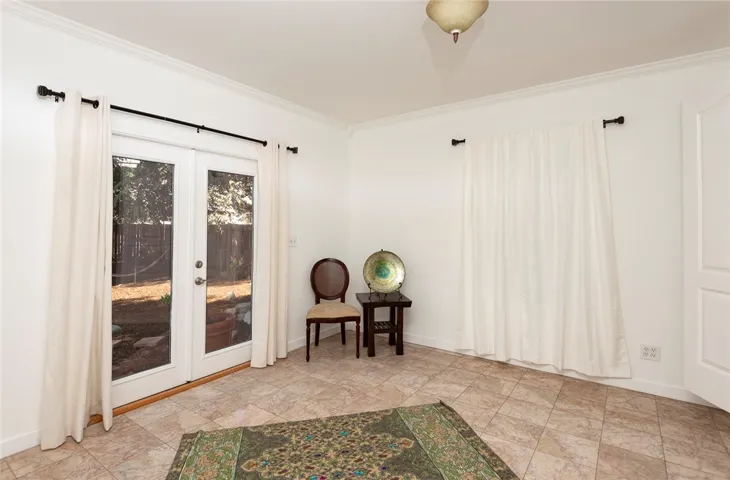 10416 Clybourn Avenue, Shadow Hills, California 91040