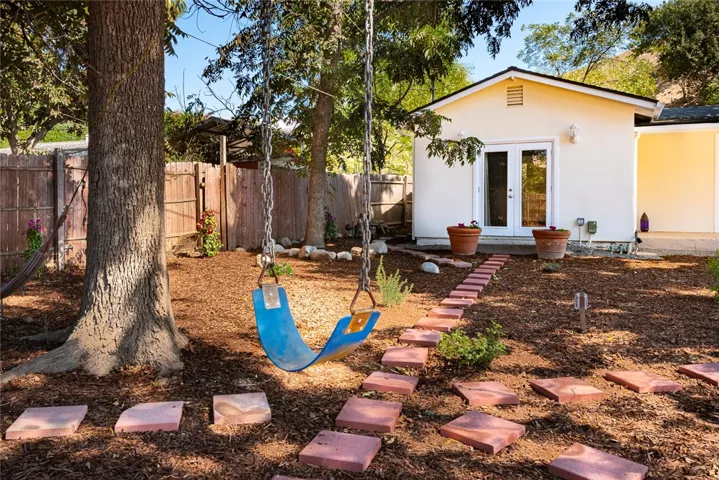10416 Clybourn Avenue, Shadow Hills, California 91040