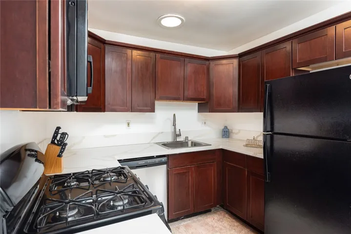 10416 Clybourn Avenue, Shadow Hills, California 91040