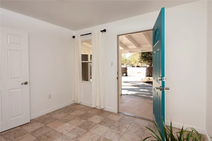 10416 Clybourn Avenue, Shadow Hills, California 91040