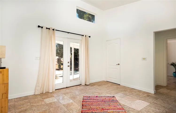 10416 Clybourn Avenue, Shadow Hills, California 91040