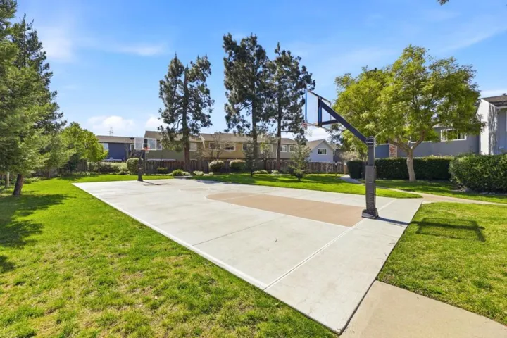 320 Pine Wood Lane, Los Gatos, California 95032