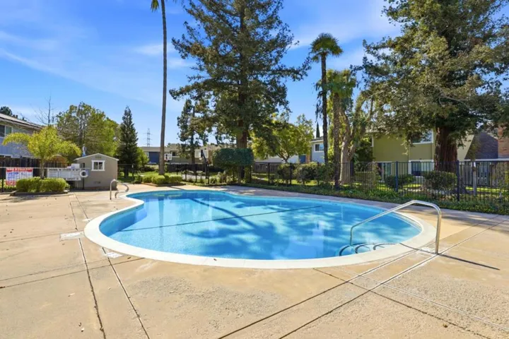 320 Pine Wood Lane, Los Gatos, California 95032
