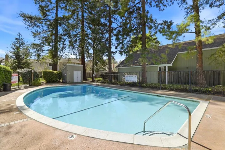 320 Pine Wood Lane, Los Gatos, California 95032