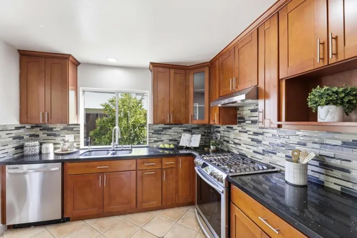 320 Pine Wood Lane, Los Gatos, California 95032