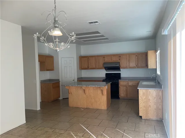 13533 Princeton Drive, Victorville, California 92392