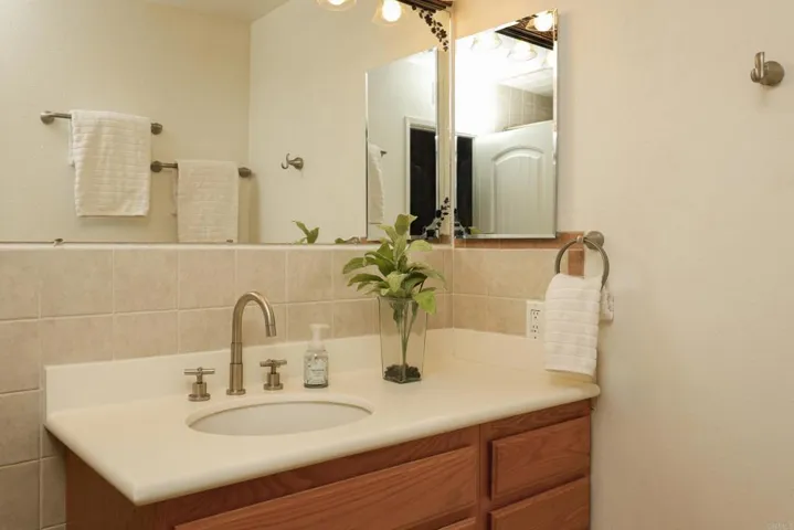 10661 King Phillip, Santee, California 92071