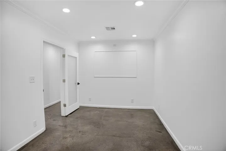 CONF ROOM OR OFFICE