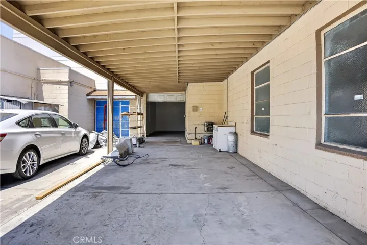 COVERED PATIO