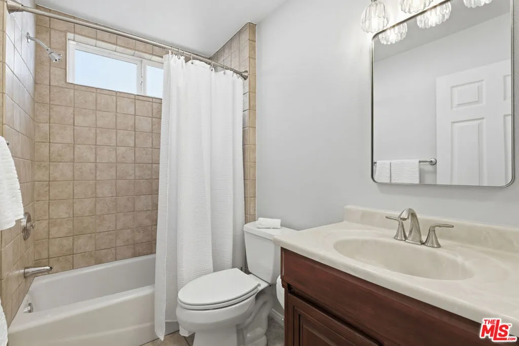 1st floor bathroom