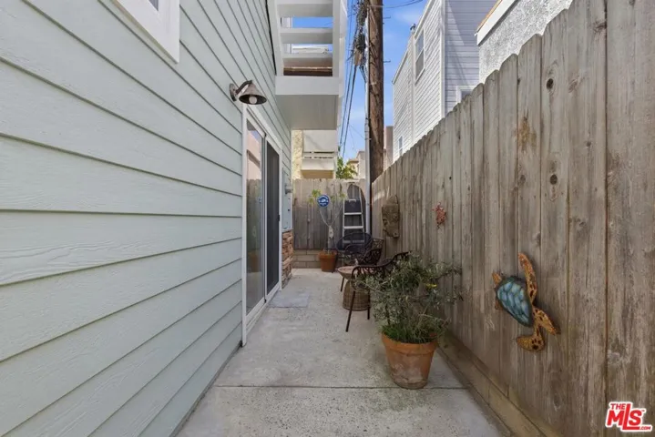 Back of house reverse