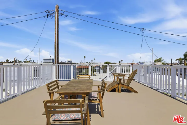 Rooftop deck