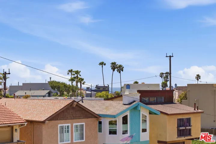 See the three palm trees?  Oce
