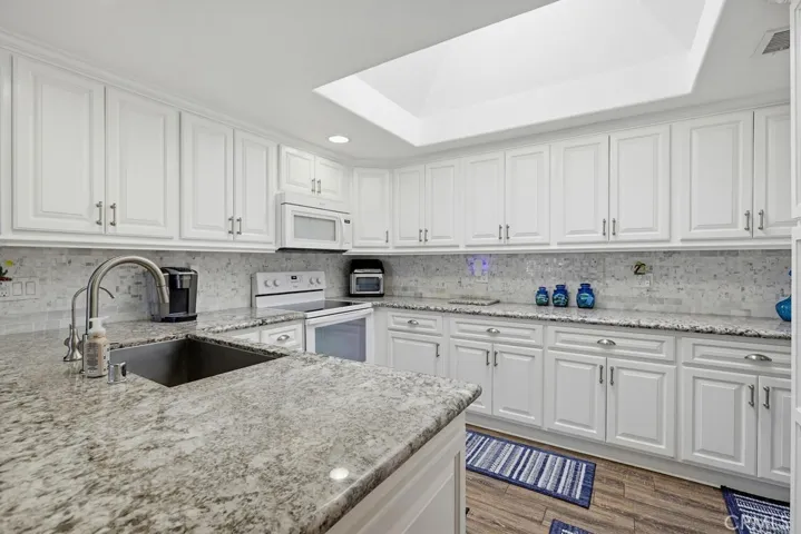 M7-161l Northwood Road, Seal Beach, California 90740