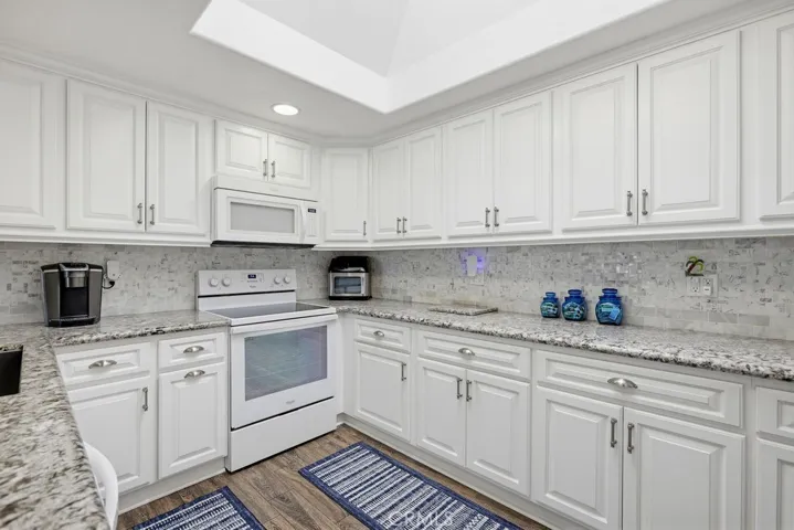 M7-161l Northwood Road, Seal Beach, California 90740