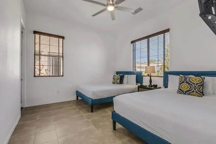 _47 48 BEDROOM FULL
