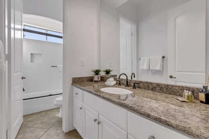 _39 52 BATHROOM FULL