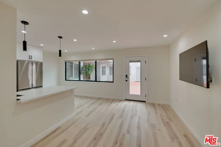 928 N San Vicente Boulevard 107, West Hollywood, California 90069