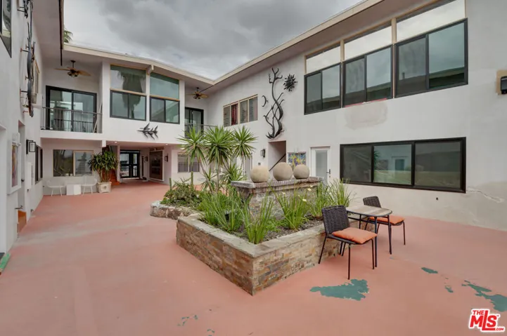 928 N San Vicente Boulevard 107, West Hollywood, California 90069