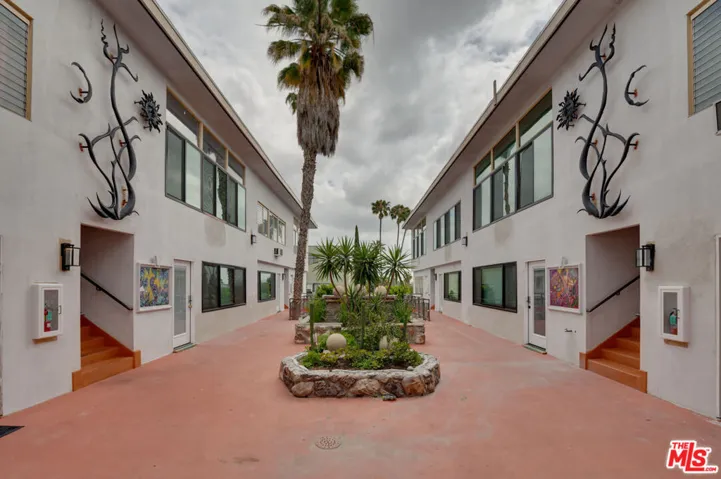 928 N San Vicente Boulevard 107, West Hollywood, California 90069