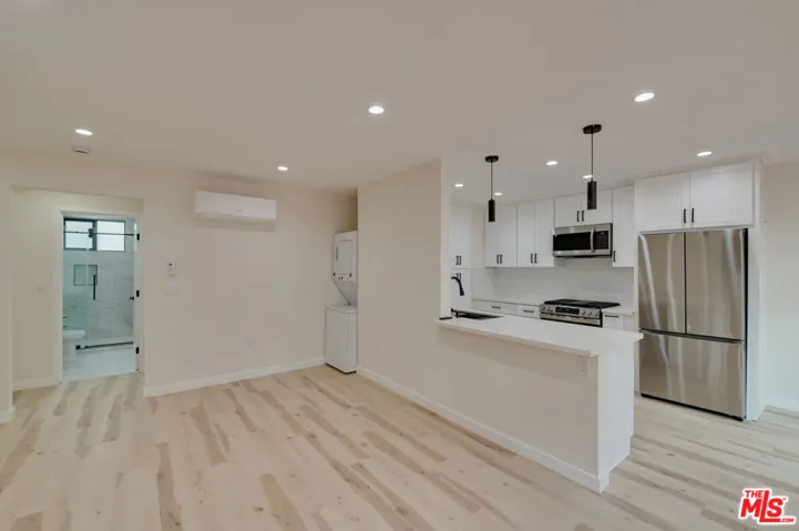 928 N San Vicente Boulevard 107, West Hollywood, California 90069