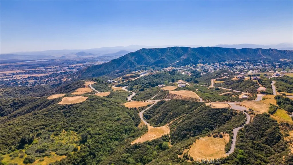 Lot #10 "developers choice" one of the biggest pads, set up high and out on the rim with magnificent views