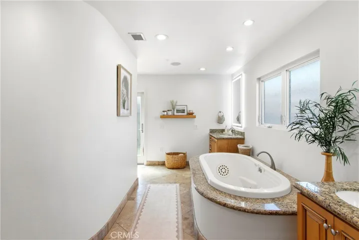 Primary bath