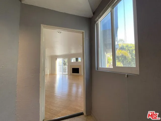 23 Buccaneer Street, Marina Del Rey, California 90292
