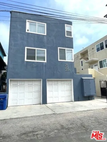 23 Buccaneer Street, Marina Del Rey, California 90292