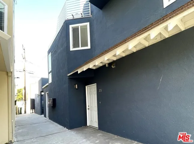 23 Buccaneer Street, Marina Del Rey, California 90292