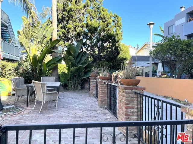 23 Buccaneer Street, Marina Del Rey, California 90292