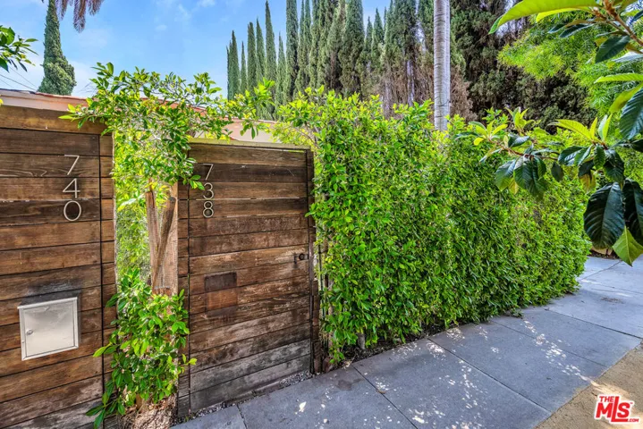 738 Westmount Drive, West Hollywood, California 90069