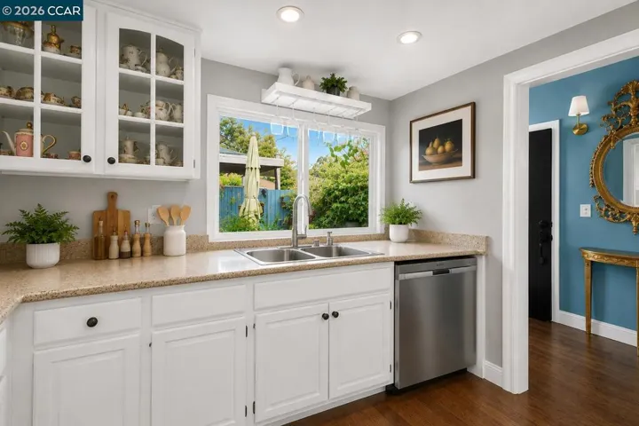 Kitchen2-digitally enchanced