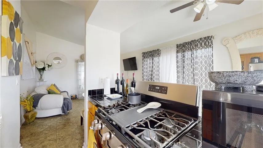 1168 E 10th 218b, Long Beach, California 90813