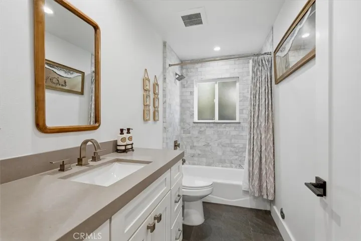 Second Primary bath