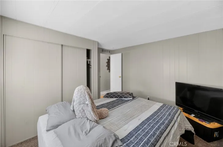 Guest bedroom