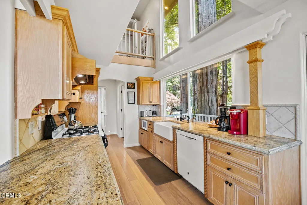 2nd level kitchen 1