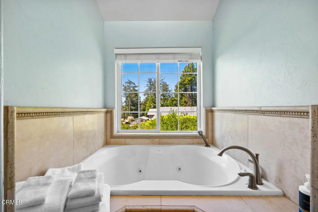 2nd level bath