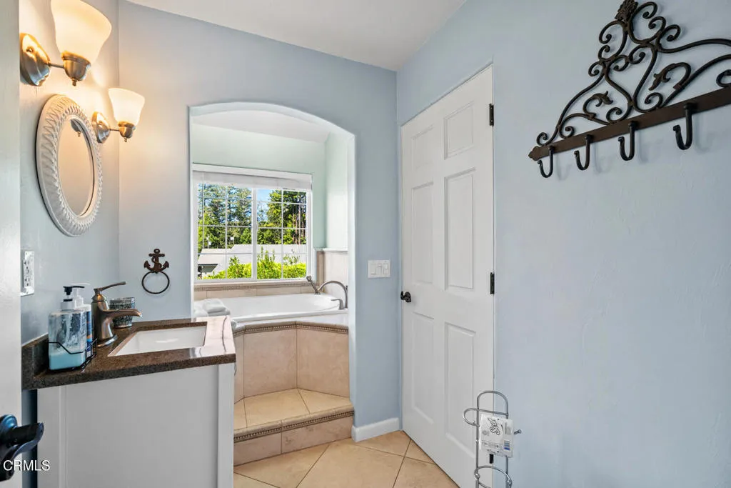 2nd level bathroom