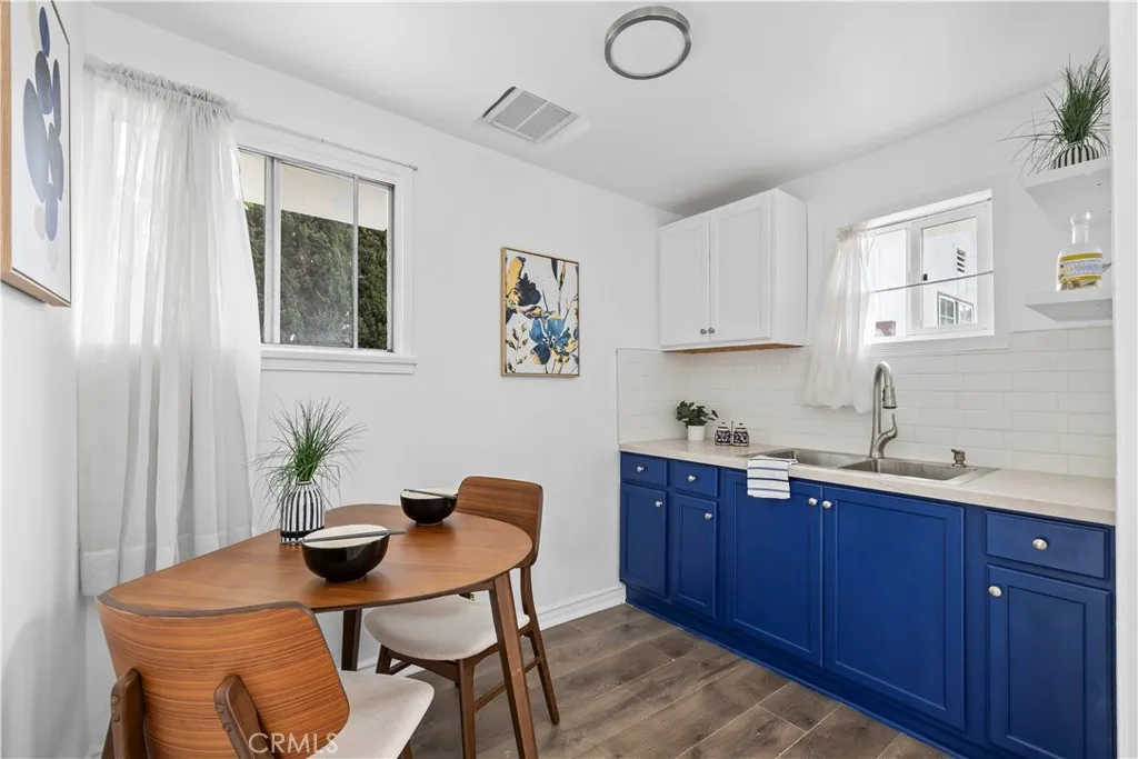 Kithcen/Dining rear unit
