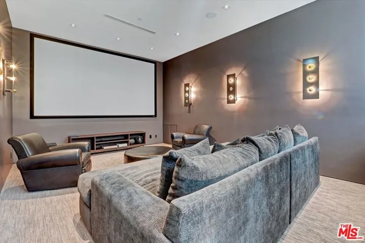 1049 Loma Vista Drive, Beverly Hills, California 90210