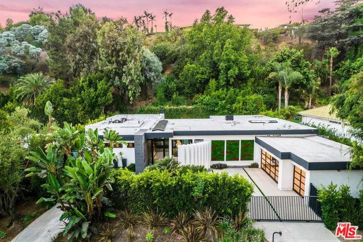 1049 Loma Vista Drive, Beverly Hills, California 90210
