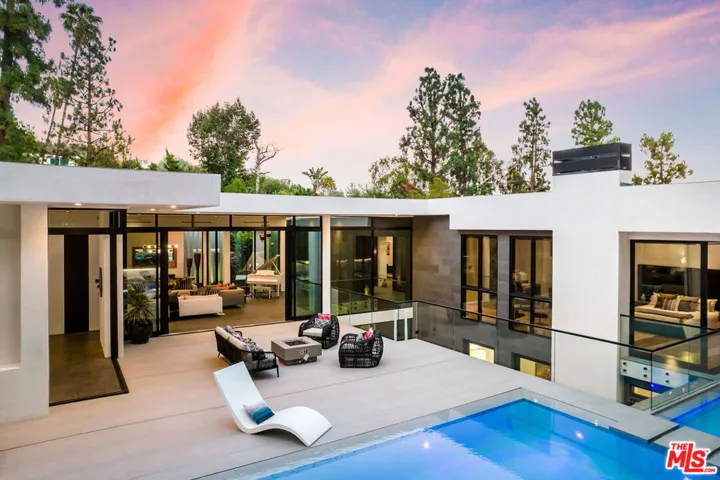 1049 Loma Vista Drive, Beverly Hills, California 90210