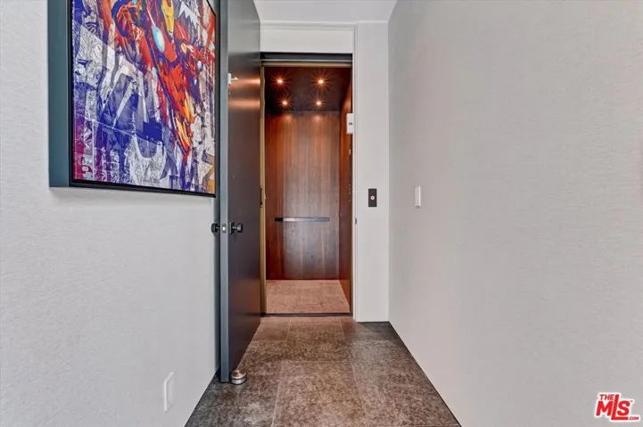 1049 Loma Vista Drive, Beverly Hills, California 90210