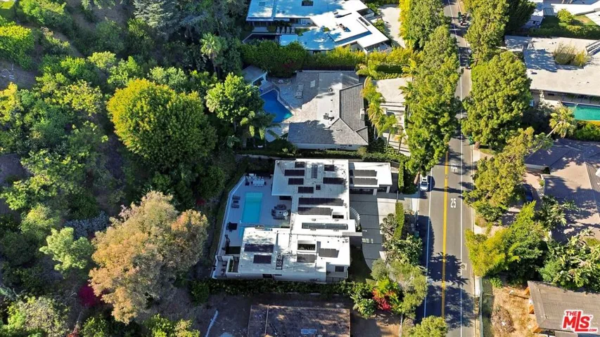 1049 Loma Vista Drive, Beverly Hills, California 90210