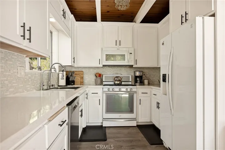 316 Pioneer Road, Lake Arrowhead, California 92352