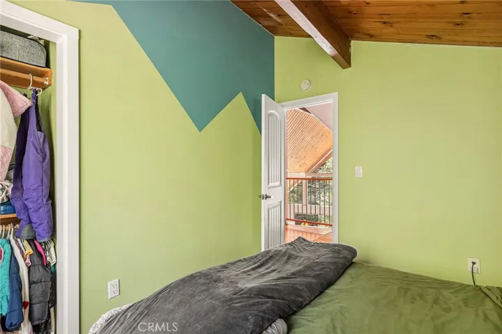 316 Pioneer Road, Lake Arrowhead, California 92352