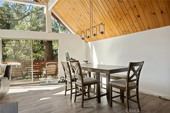 316 Pioneer Road, Lake Arrowhead, California 92352