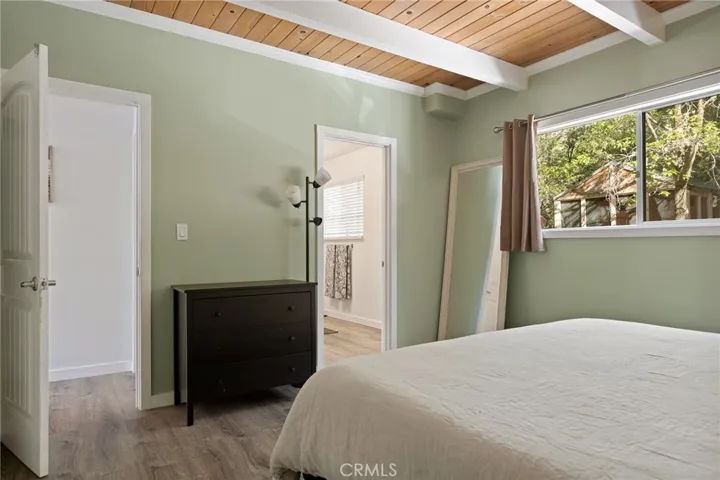 316 Pioneer Road, Lake Arrowhead, California 92352